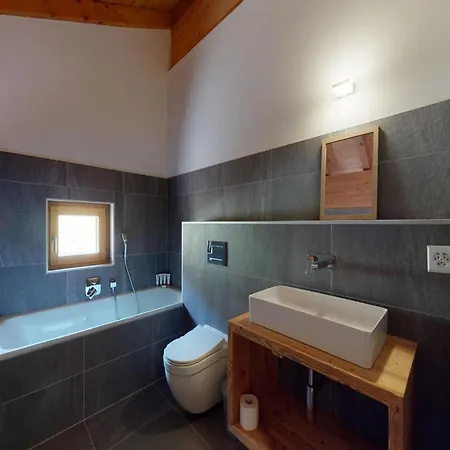 With Balcony בית נופש ננדה