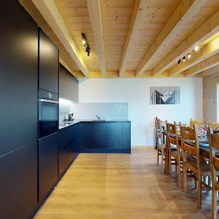 בית נופש With Balcony